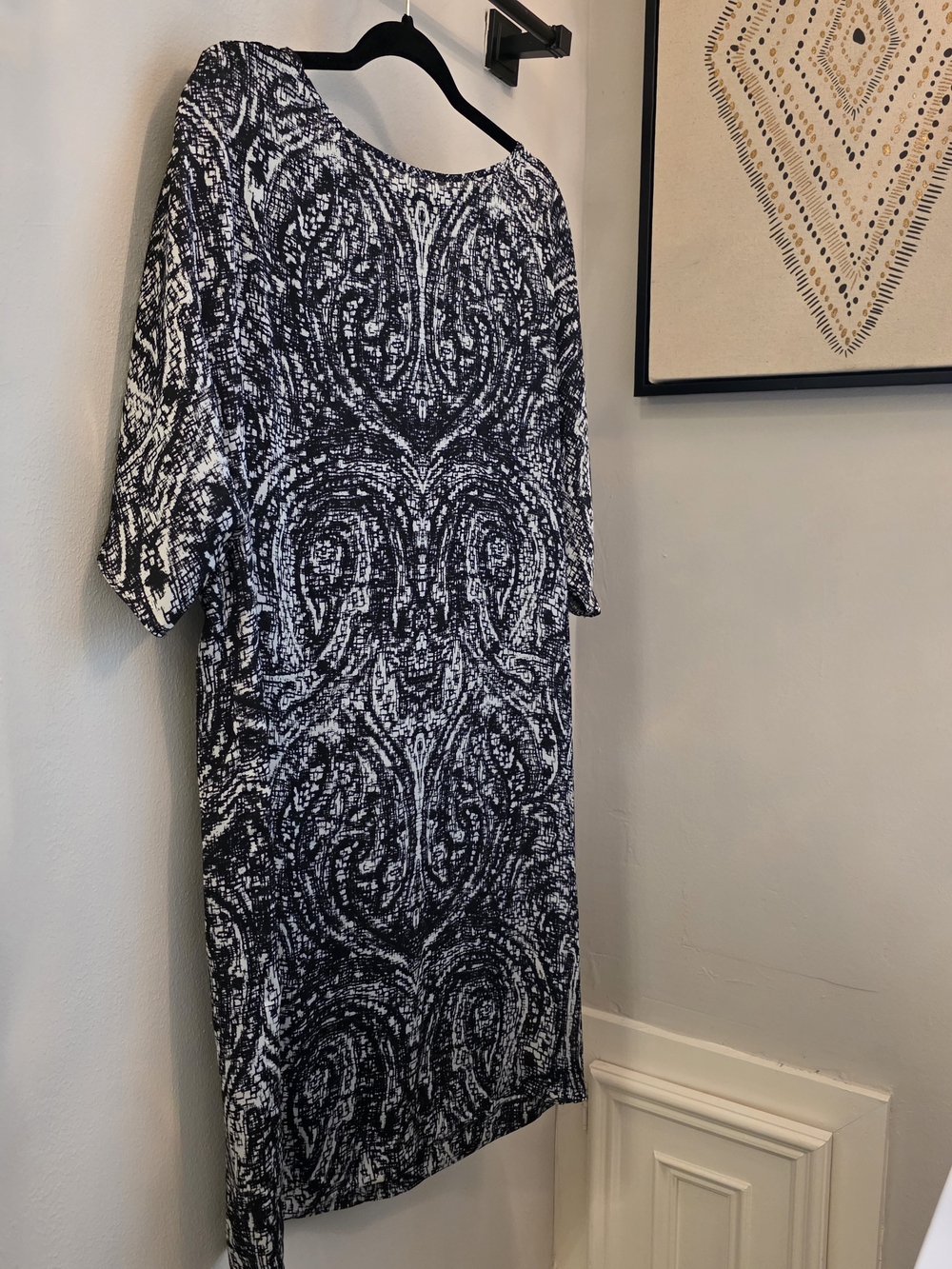 Women's Black & White Patterned Shift Dress